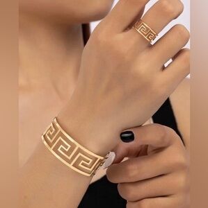 New BEAUTIFUL Stainless Steel Cuff Bracelet & Matching Ring